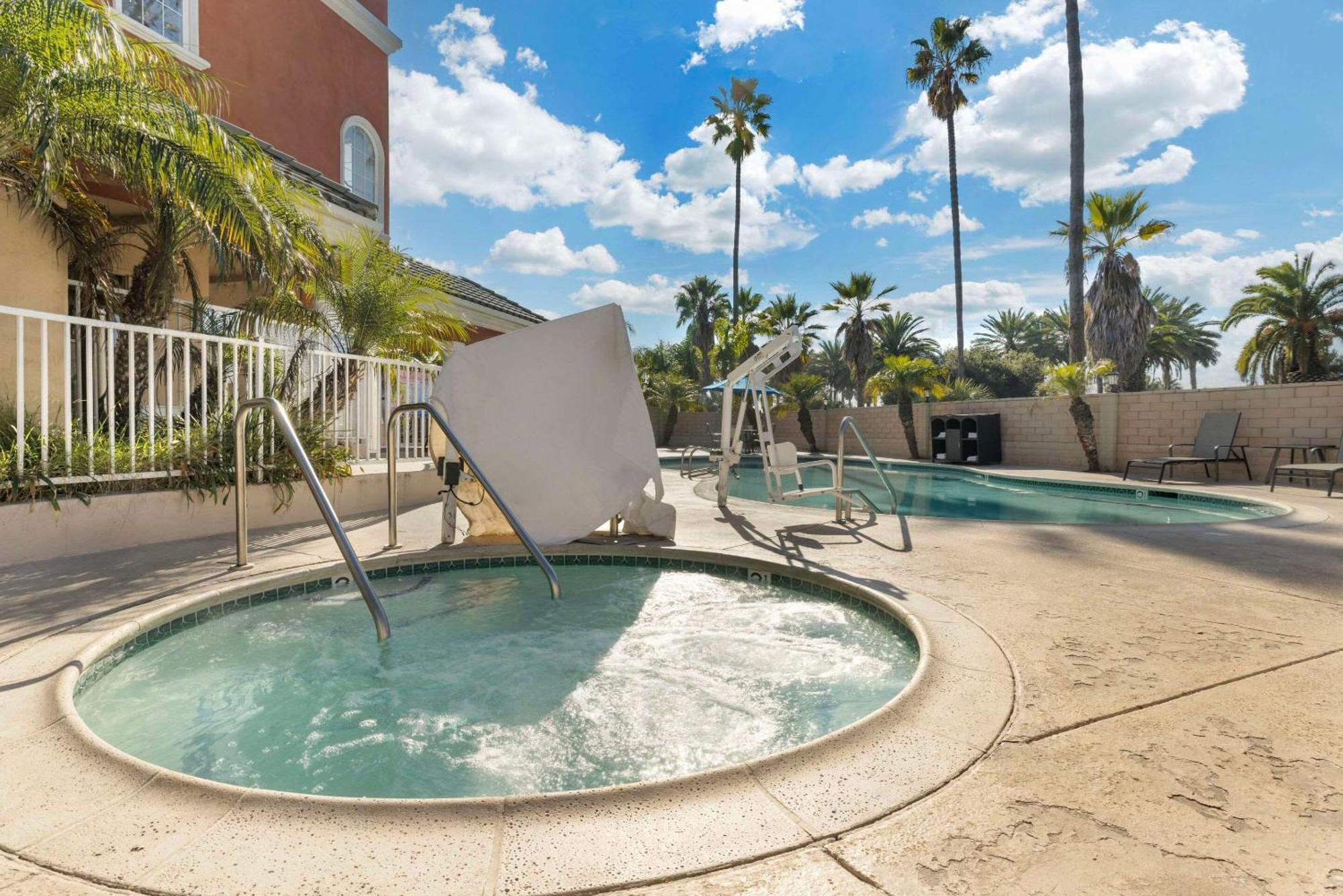 Comfort Suites Oceanside Camp Pendleton Area Екстер'єр фото
